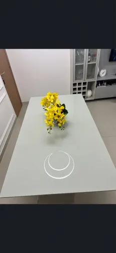 Vende-se mesa de 6 lugares