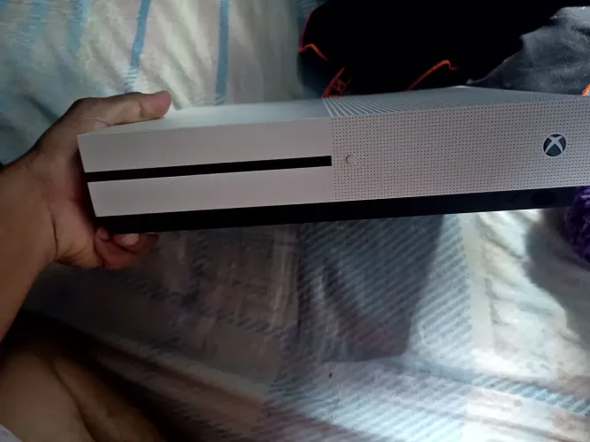 Vendo Xbox one s usado