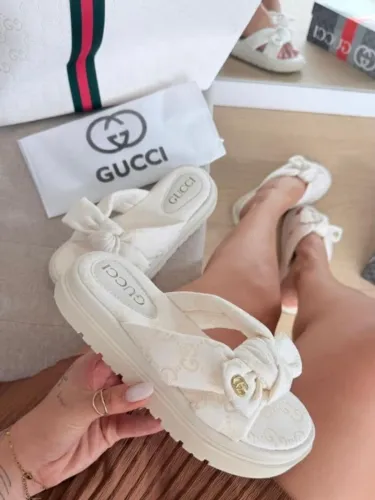 Papete Guc off white