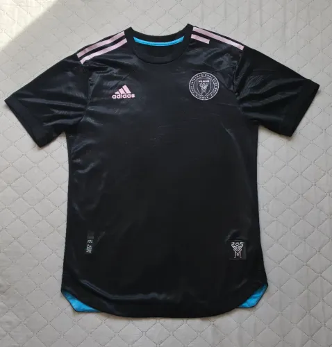 Camisa Miami tamanho M 74x45