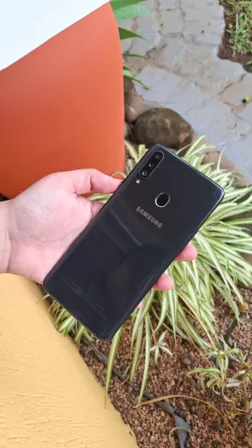 Samsung A20s