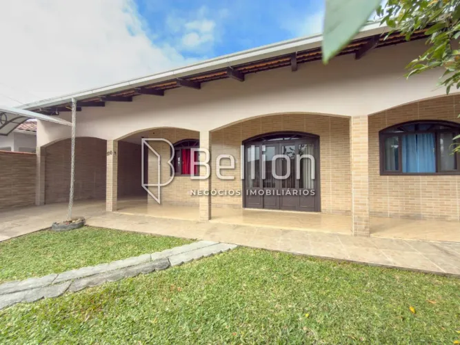 Casa Semi Mobiliada à Venda no Bairro do Sol em Indaial | 156 m² e Terreno de 364 m²