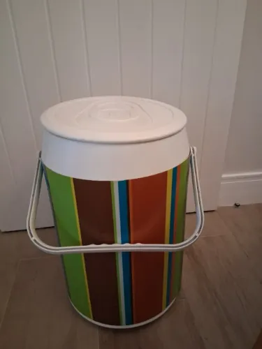 Cooler para refrigerante/cerveja marca Anabell