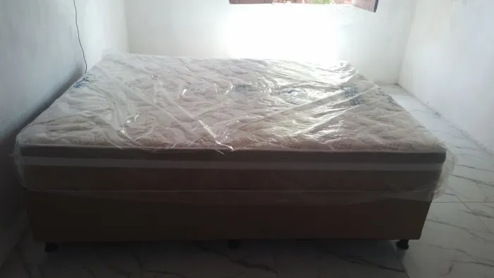 Cama Queen casal mola emsacada luxo