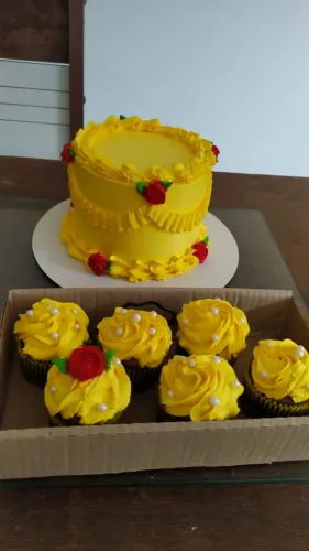 Kit festa com bolo decorado bela e a fera 1 kg e meio+ 6 cupcake tt 100, 00. Prazeres 