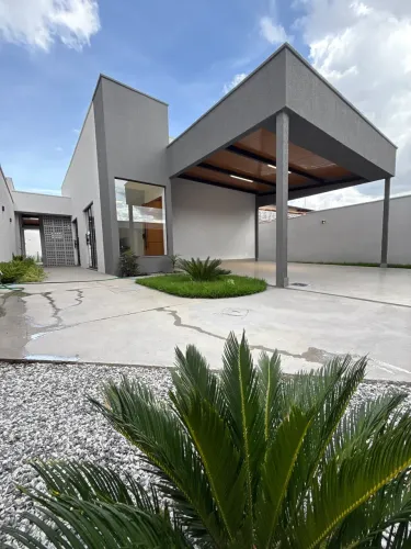 Jardim Helvecia | Poucos minutos do Buriti Shopping | Casa Reformada | Comodos Espaçosos