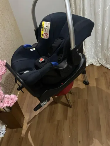 Bebê conforto com Isofix e ancoragem (importado