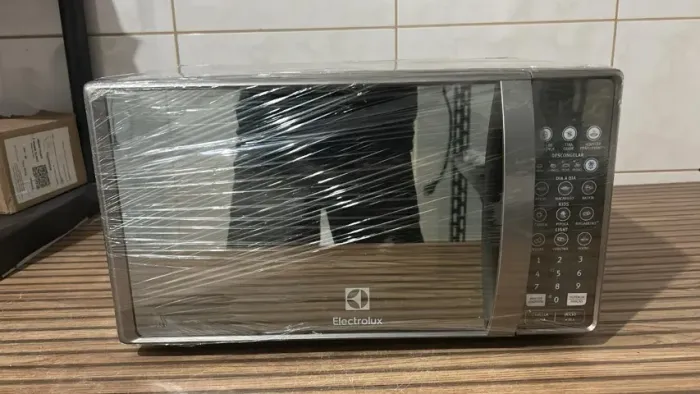 Vendo Microondas Electrolux Cinza Espelhado - Entrega e Garantia Inclusas!!!