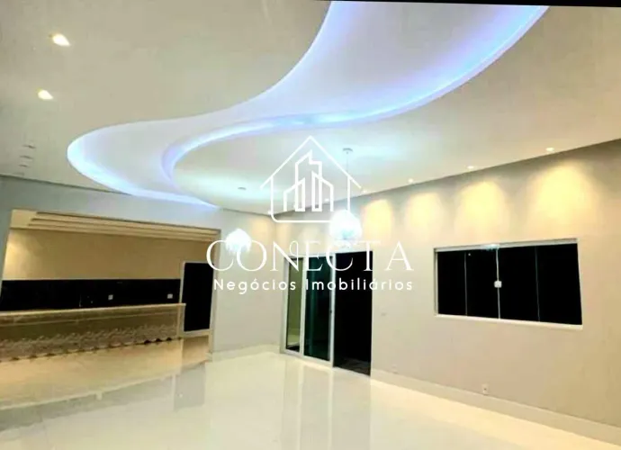 Casa à venda com 3 quartos e amplo terreno de 360 m² em Uberlândia