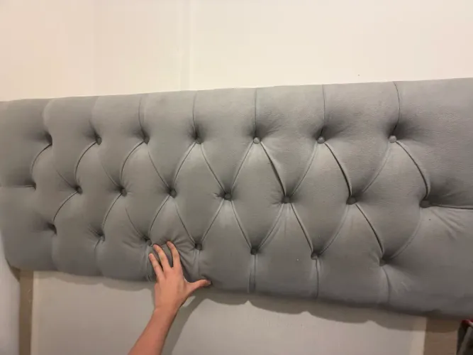 Cabeceira Estofada Casal Cinza - Estilo Capitonê