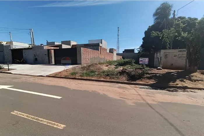 TERRENO AMPLO À VENDA NO JARDIM PRIMAVERA 500m² PARA CONSTRUIR O PROJETO DOS SEUS SONHOS
