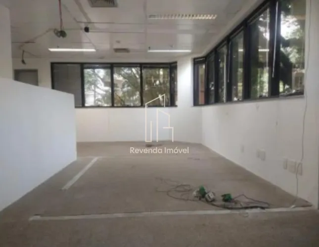 Sala Comercial para Locação no Paraíso, São Paulo: 2 Salas, 1 Banheiro, 2 Vagas de Garagem