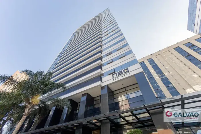 Excelente conjunto comercial para locação no Centro Cívico!