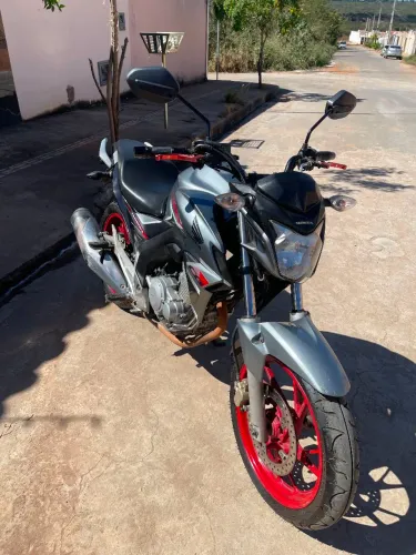 Vendo Twister 250 2018 ou troco em carro