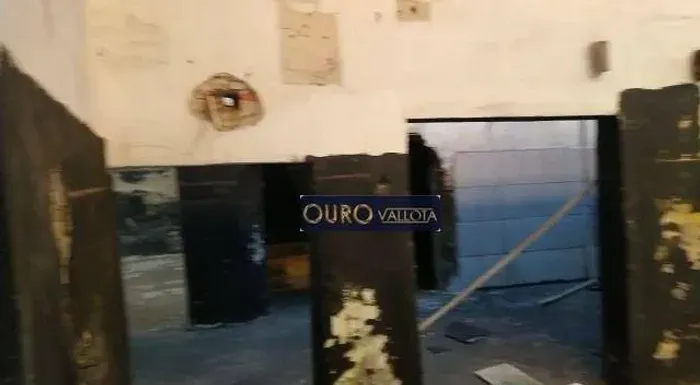 Vende-se grande galpão contendo 1502m² Sacomã