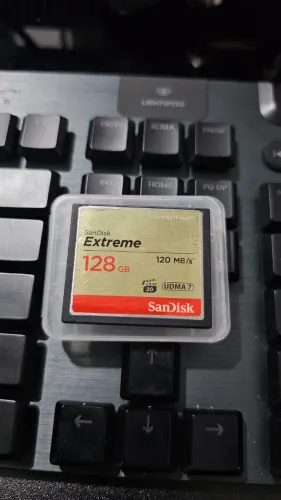 Cartão CF Sandisk128 GB