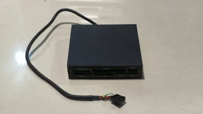 Leitor de Cartão Interno 3,5" Preto com USB 2.0 Frontal CF SD microSD xD MS - Não Testado