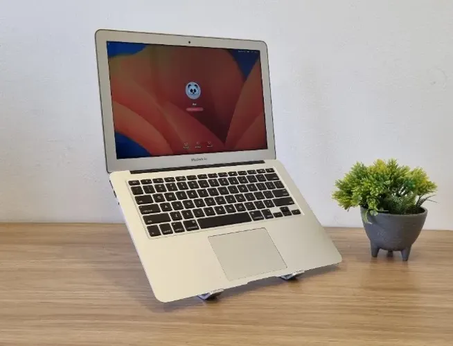 Apple MacBook Air 2017 - Core i5 | 128GB SSD | Dual Core | 8GB LPDDR3 | 13.3"