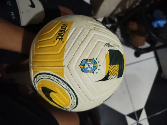bola Nike CBF Strike 2022.