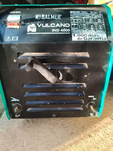 Máquina de solda Vulcano ind 4000. Semi nova. Valor 2.300
