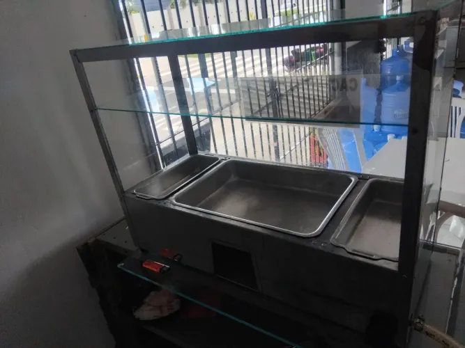 Estufa de cachorro quente inox, estado de nova.Chama no zap *