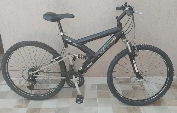 Bicicleta Aro 26 Aluminio 21M. Cambio shimano