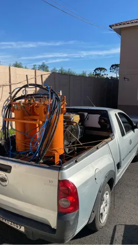 Aluguel de máquina de sinalização viária
