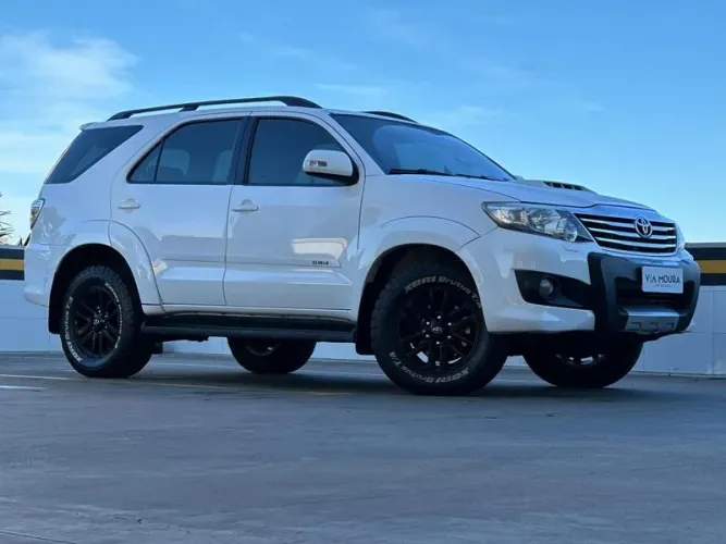 Toyota Hilux SW4 SRV D4-d 4X4 3.0 TDI Dies. AUT 2012