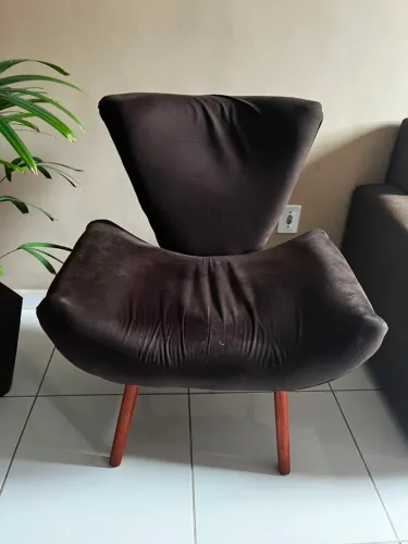 Vendo está linda cadeira