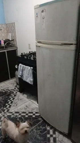 Geladeira grande por 500 reais , pra sair logo
