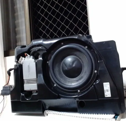 Subwoofer Caixa de som Bose Original Porsche Macan (usado)