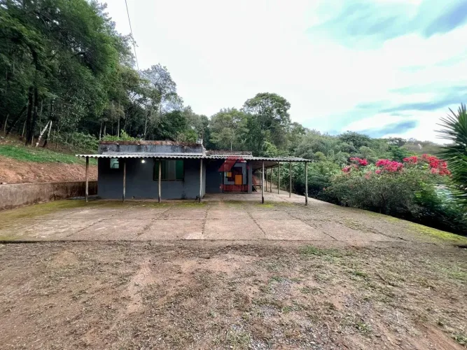Sítio à Venda com Grande Área Verde - Rio Acima/MG