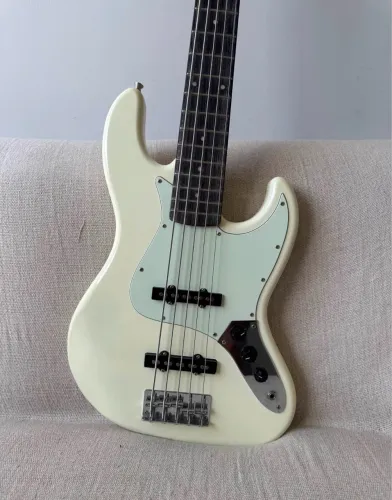 Baixo Tagima jazz Bass 5 cordas tw 73