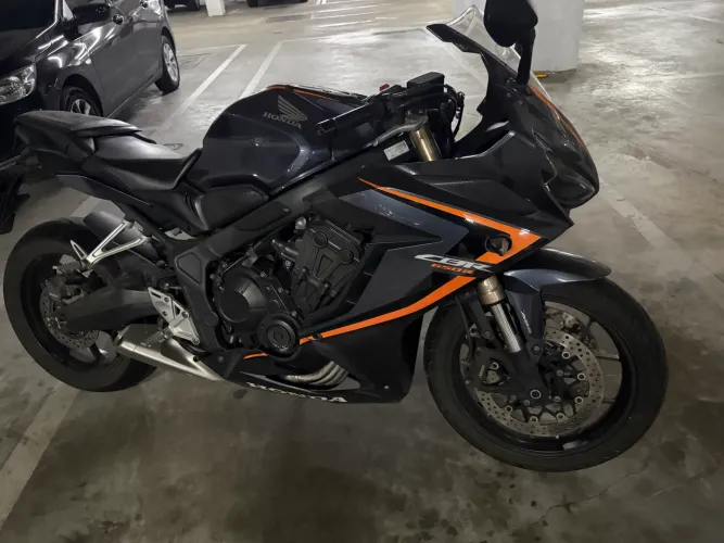 CBR 650R  2021