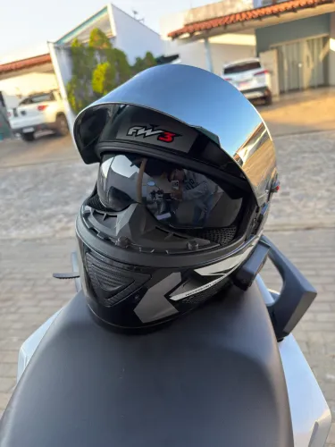 Vendo capacete Fw3