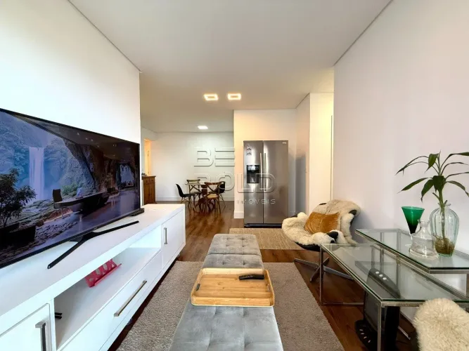 Apartamento 2 dormitórios com vista mar