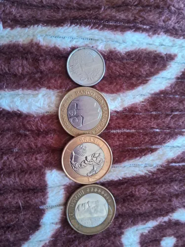 Moedas raras verdadeiras mas aceito netbook ou PC