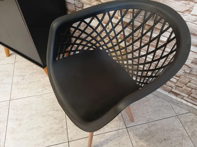 Poltrona Decorativa Preta Linda