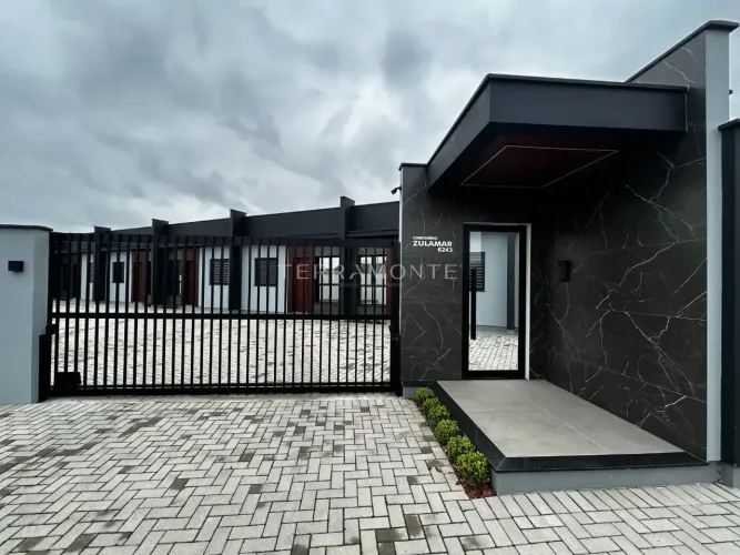 Casa nova com 2 quartos em condomínio por R$ 289 mil