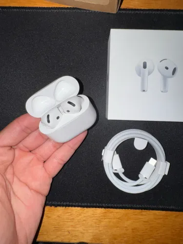 AirPods 4 2 meses de uso 