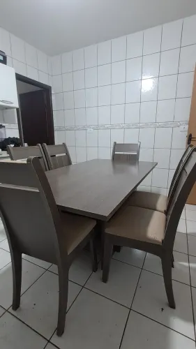 Mesa de 6 cadeiras