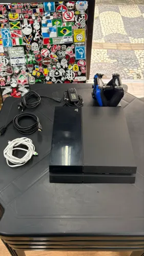 PS4 com base carregadora - Único dono