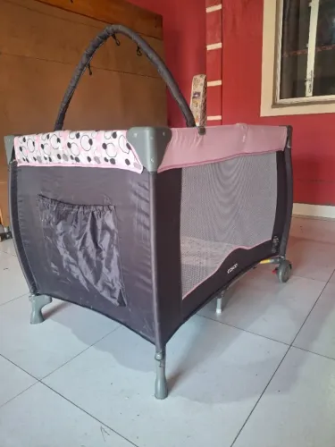 Berço, chiqueirinho portátil desmontavel