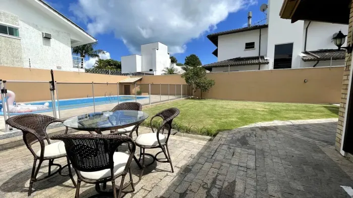 Casa para venda tem 308 metros quadrados com 4 quartos