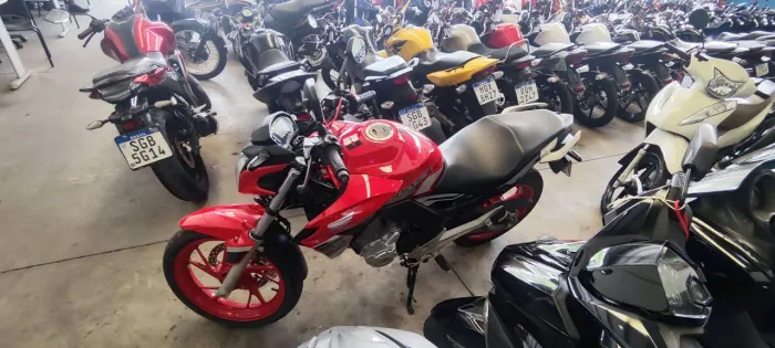 HONDA CB TWISTER 250 VERMELHA 2021 Shalon veículos Cariacica