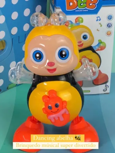  A abelhinha mais fofa e dançante chegou para encantar! Ela canta, mexe os bracinhos e gar