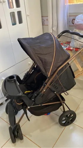 Carrinho e bebê conforto