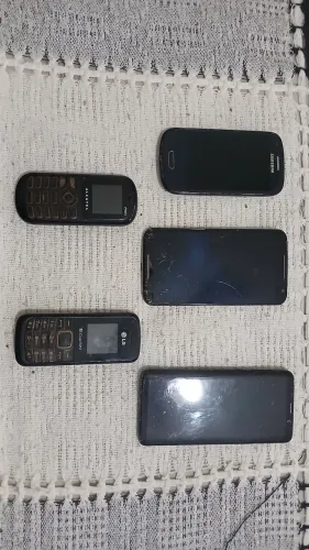 Vendo lote de celular  com defeito 
