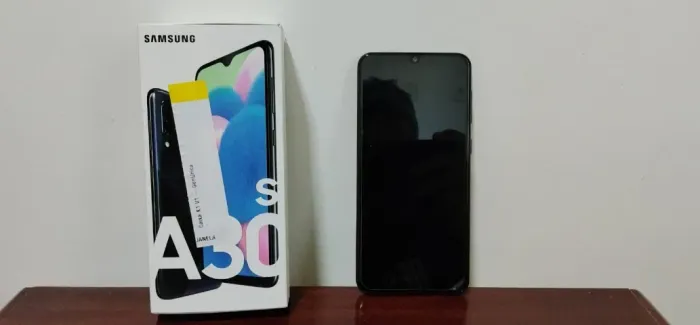 Samsung A30s COM DEFEITO NA TELA