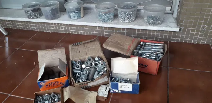 Parafusos, rebites , arruelas etc